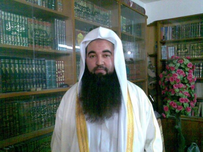  مامۆستایەكی ئایینی خیانەتكارانی 16ی ئۆكتۆبەر ریسوا دەكات 